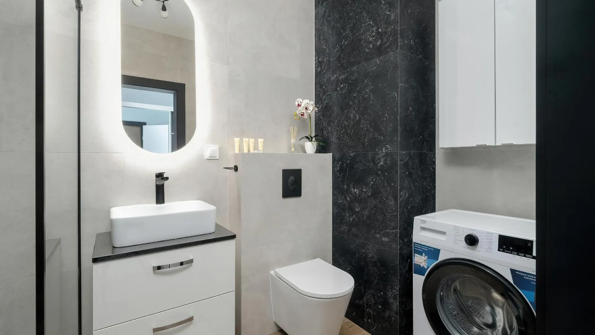 Wyjatkowy I Nowoczesny Apartament Z Balkonem I Parkingiem By Noclegi Renters Poznan 0*,  Poland